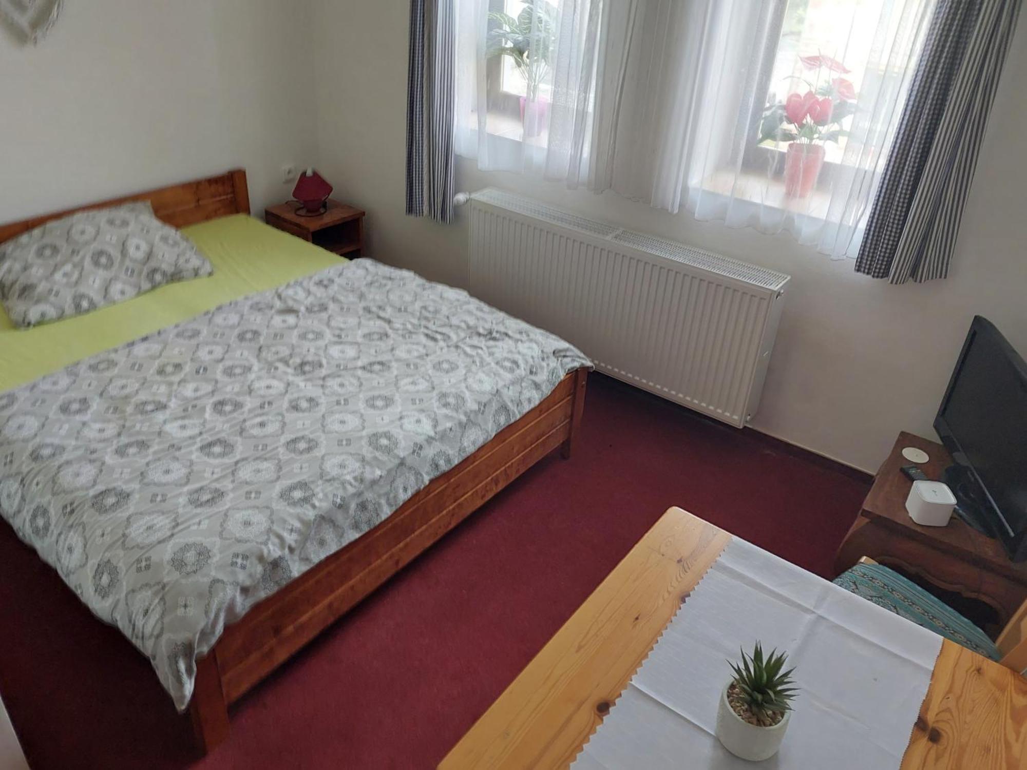Penzion Harmonie Trutnov Exteriör bild